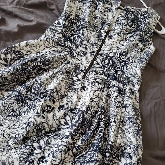 Zara white and navy dress - Picture 3 of 6